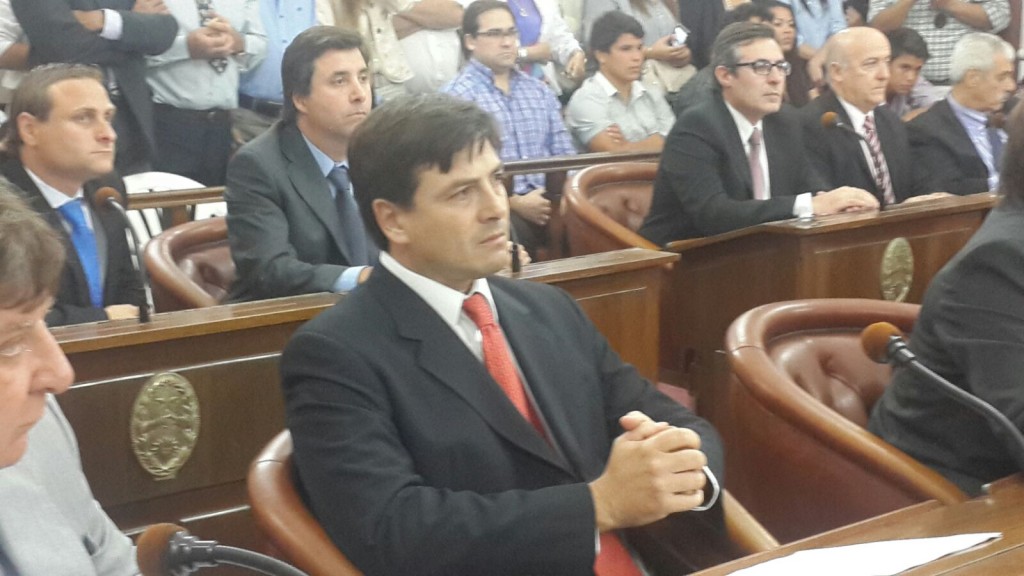 Jura como Senador Provincial